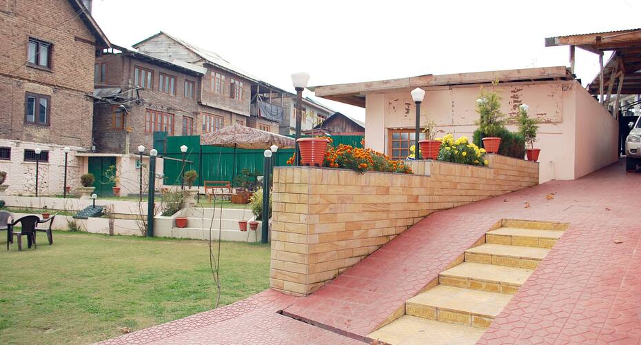 Hotel Ananya, Srinagar 4